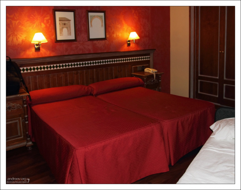 Отель "Guadalupe" рядом с Альгамброй.