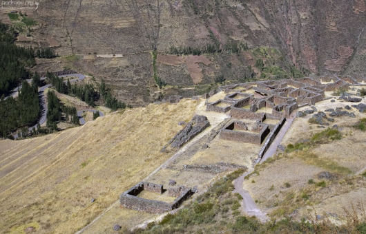 Стены домов Каллакасы. Руины Pisac.