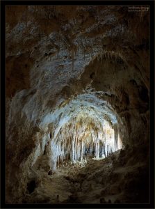 Национальным парком пещеры были объявлены в 1930-м году.