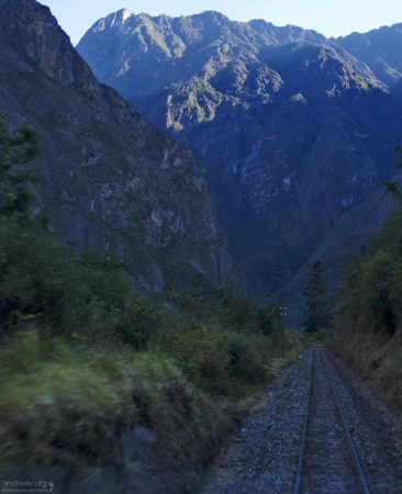 Железнодорожный путь в Мачу-Пикчу.