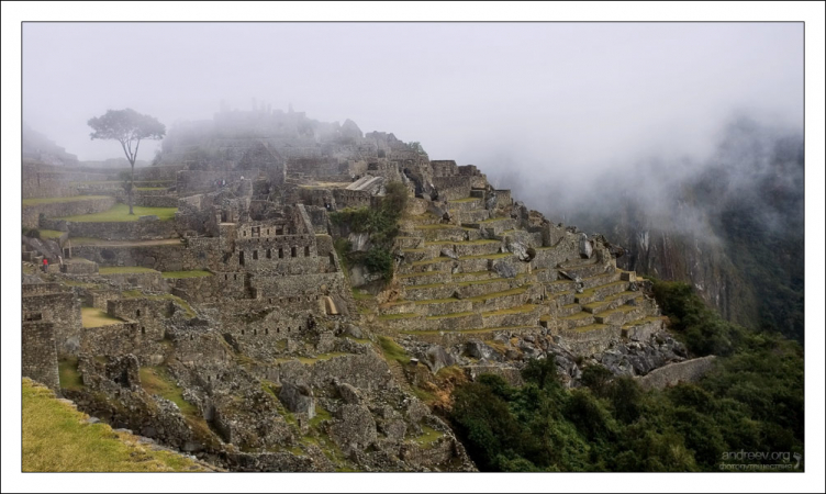 Мачу-Пикчу часто называют “потерянным городом Инков”, т.к. в 1532 году все его жители таинственно исчезли.