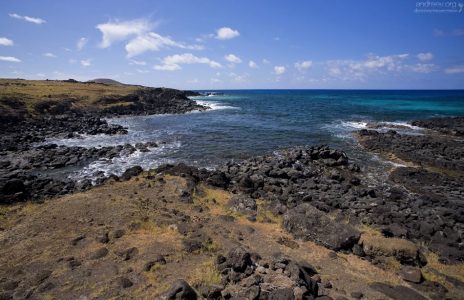 Вулканические берега острова.