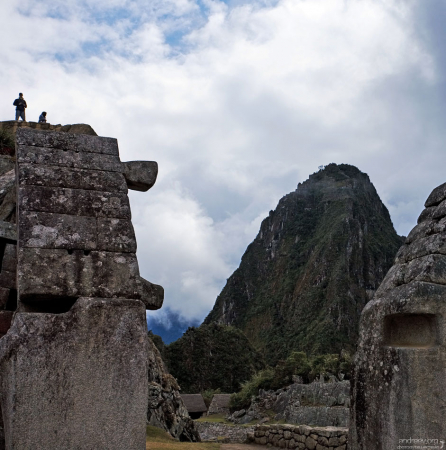 Вид на гору Уайна-Пикчу из Мачу-Пикчу.