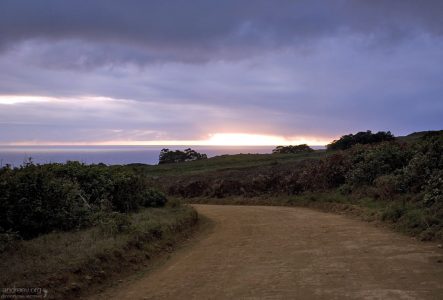 Дорога к церемониальной деревне Orongo.