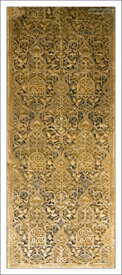 Симметричный декор.