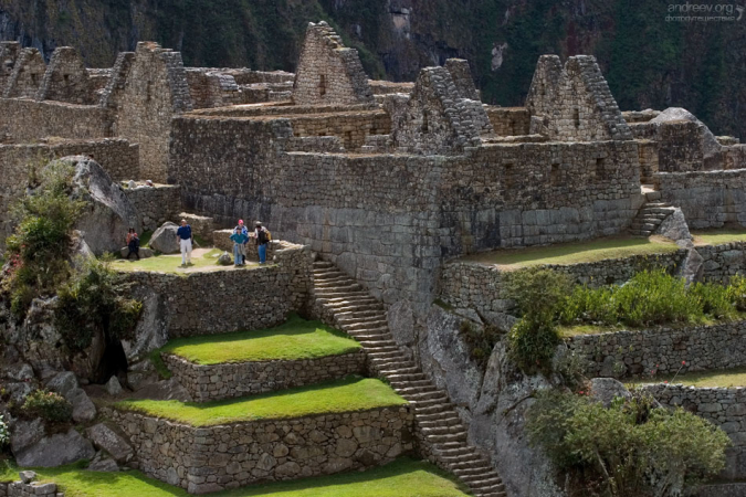 На входе в секцию дворцовых построек.