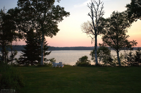 Лужайка перед нашим коттеджем в городке Milbridge.