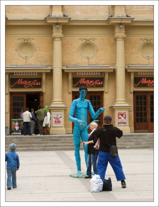 Аватары и прочие Шреки у Мюзик-Холла.