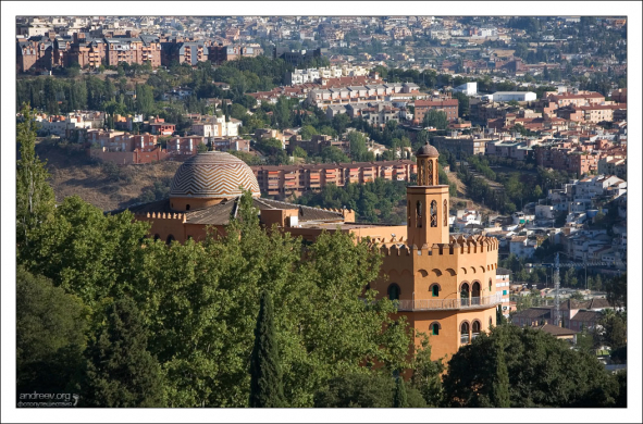 Город с высоты Алькасабы - цитадели Альгамбры.