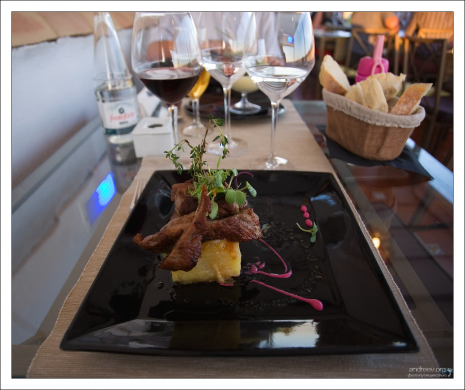 Утка конфи на картофельной запеканке "Дофинуа". Ресторан "Estrellas de San Nicolas".