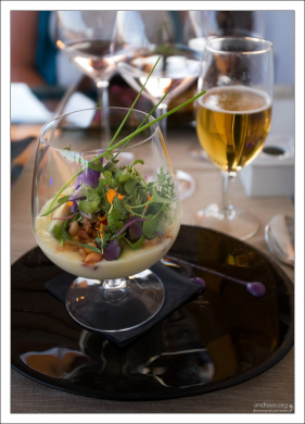 Закуска из осьминога с трюфелями в бокале. Ресторан "Estrellas de San Nicolas".