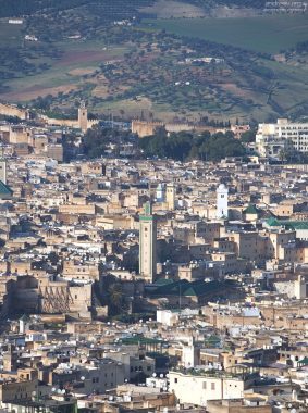 Четырехгранный минарет, характерный для Северной Африки.