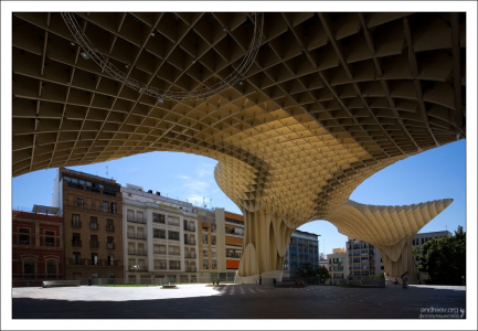 Культурно-торговый комплекс Метрополь Парасоль.