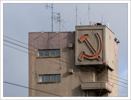 Остатки советской символики.