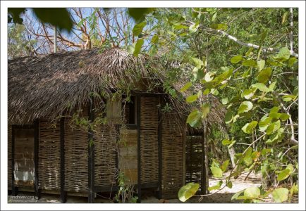 Традиционная для острова уличная кухня-кабуз.