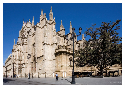 Catedral de Sevilla, или собор Мария-де-ла-Седе.