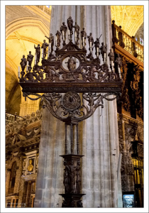 Канделябр на пятнадцать свечей. Севильский собор.