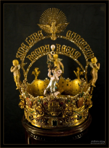 Золотая корона Corona de la Virgen de los Reyes. Севильский собор.