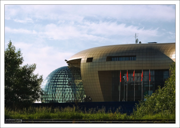 Деловой центр "Балтийская жемчужина" на Петергофском шоссе.