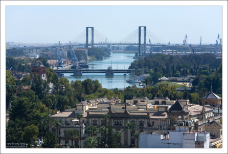 Вантовый мост кольцевой автодороги через Гвадалквивир.