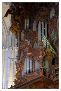 Двойной музыкальный орган Севильского собора.