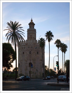 Torre del Oro - Золотая башня на набережной Гвадалквивира.