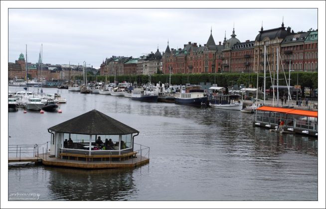 Вид на набережную Strandvägen с моста Djurgårdsbron.