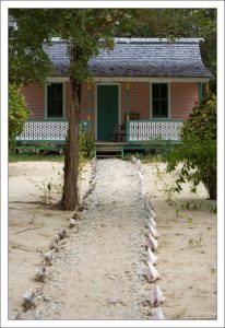 Восстановленный на территории ботанического сада деревянный дом, принадлежавший ранее местному жителю Джулиусу Ранкину.