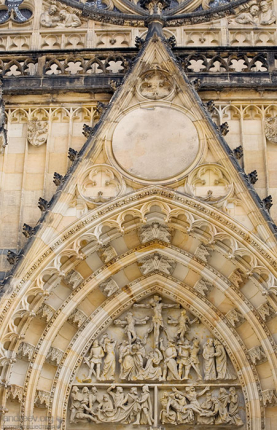 Фрагмент западного фасада собора Св. Вита.