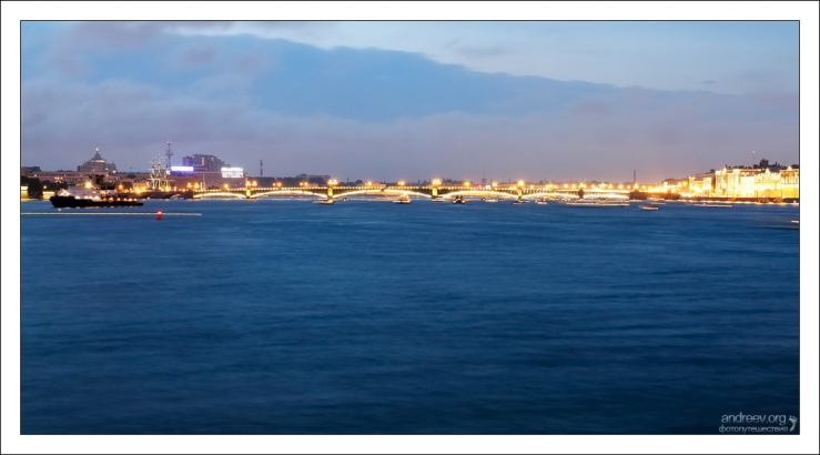 Светящийся Троицкий мост.