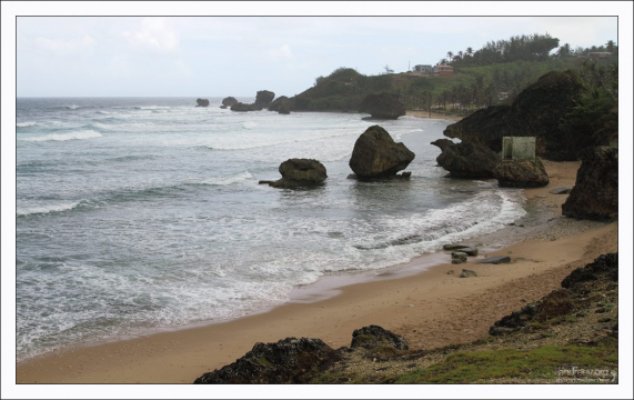 Иногда залив у деревни Bathsheba называют "Soup bowl" - "Суповая миска" из-за пены.