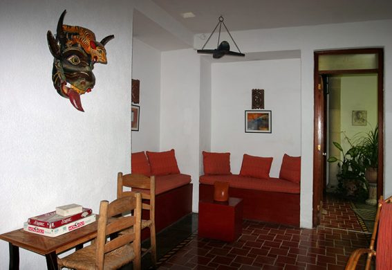 Холл отеля "Luz en Yucatan" в Мериде.