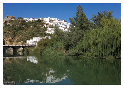 Вид на Аркос с уровня реки Гвадалете.