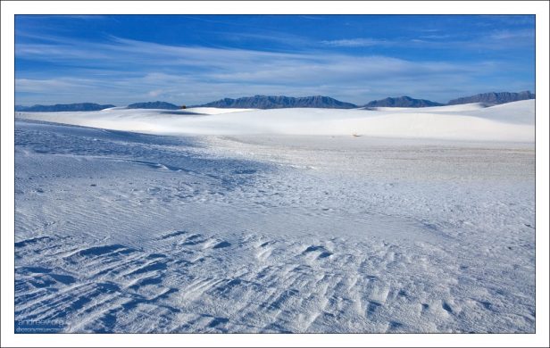 Гипсовые курганы довольно легко перемещаются под влиянием ветра, до 10 метров в год.