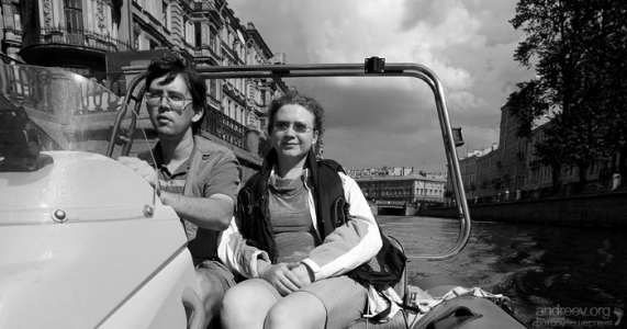 Двигаемся по каналам в сторону Невы.