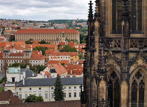 Главная башня собора Св. Вита.