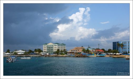 Джорджтаун - столица Каймановых островов.