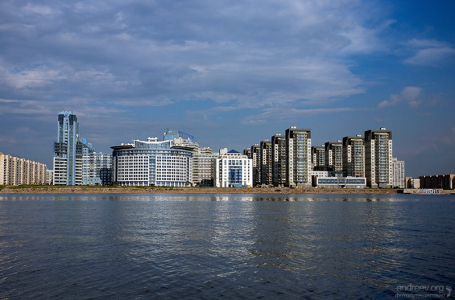 Вид на новые дома Василеостровского района со стороы Финского залива.