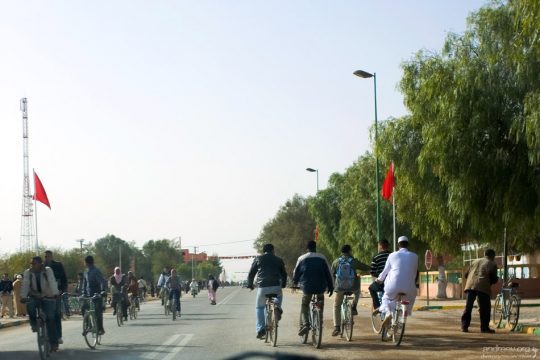 Повальное увлечение велосипедами в городе El-Rachidia.