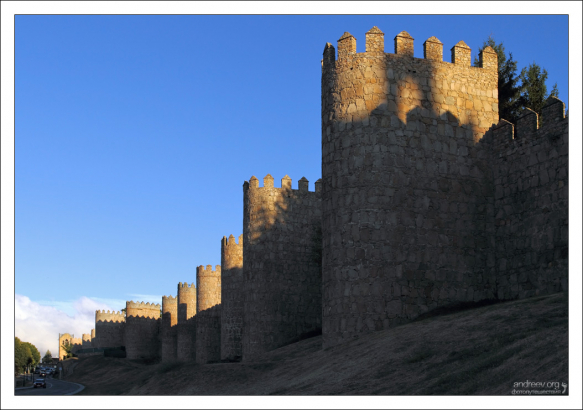 Башни крепостной стены Авилы.