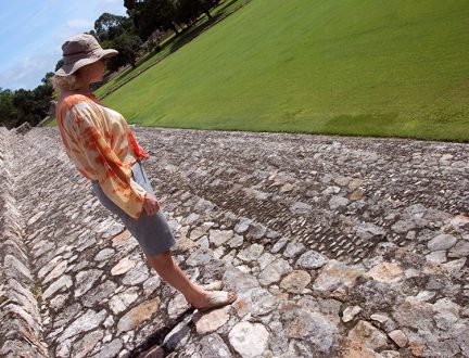 Фотограф был пьян :)