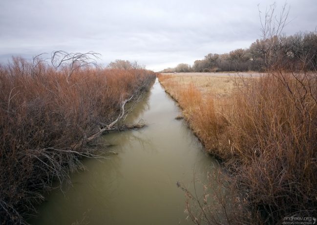 15-мильная кольцевая автомобильная дорога, с которой хорошо просматриваются окрестные поля и водоёмы.
