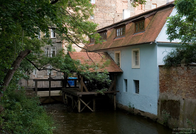 Проток Чертовка и водяная мельница Хуть (15-й век).