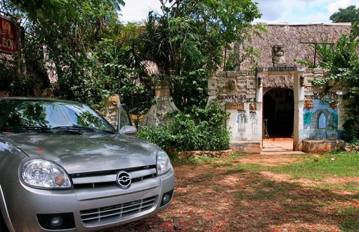 Шевроле в деревне Майя - Санта-Елене. Полуостров Юкатан.