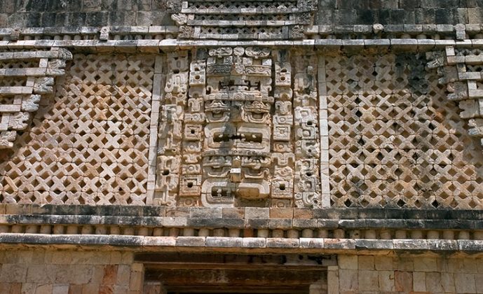 Маски Чак-Мула (Chac-Mool) - бога дождя по майской мифологии. Квадрант Монашек. Ушмаль.