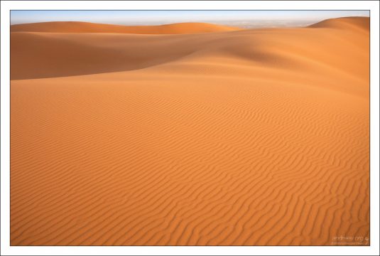 Эрг-Шебби в рассветных лучах.