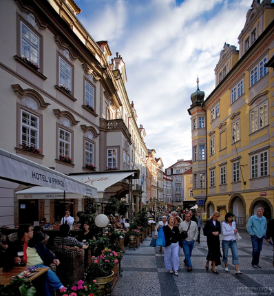 Одна из улочек, ведущих к Староместской площади.