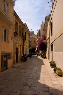 Улочки Плаки.