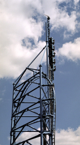 Жуткий роллер-кастер "Mr.Freeze", разгоняется до скорости 70 миль в час с перегрузкой 4G. Six Flags.