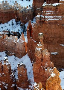 Скала "Молот Тора" (Thor's Hammer).